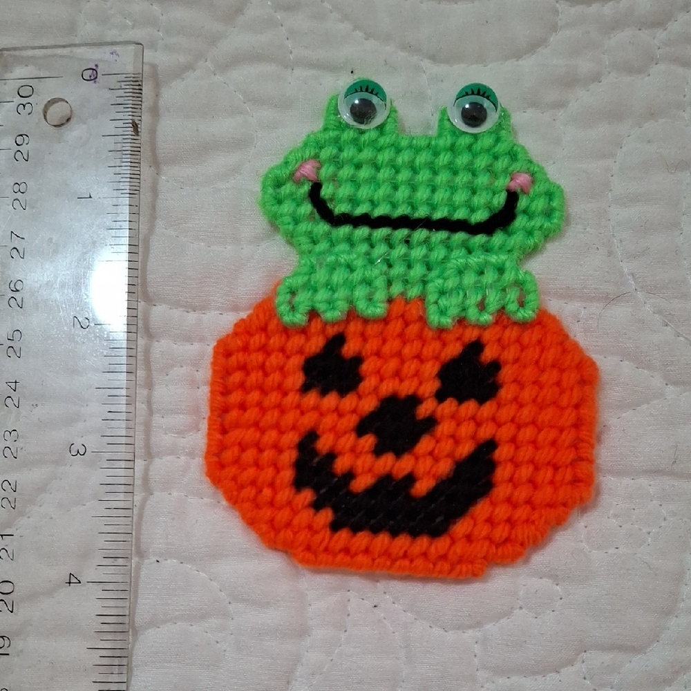 Handmade Plastic Canvas Frog and Pumpkin Magnet Halloween